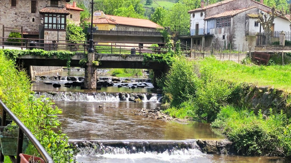 Barcena de Pie de Concha
