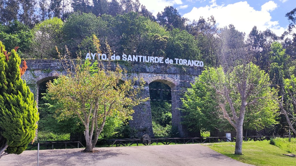Santiurde de Toranzo  ( Via Verde del Pas )