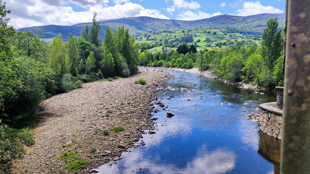 Santiurde de Toranzo  ( Via Verde del Pas )