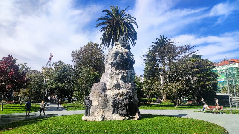 Monumento a Jose Maria Pereda